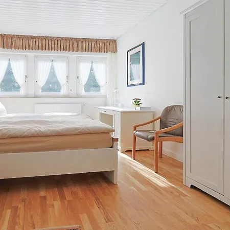 Jagdhaus Zu Amtern Rose