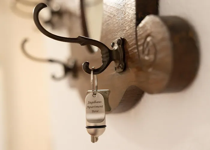 Jagdhaus Zu Amtern Rose